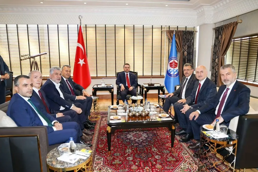 Bakan Gürlek'ten Trabzon Büyükşehir Belediyesi'ne ziyaret - Fotoğraf Galerisi 1