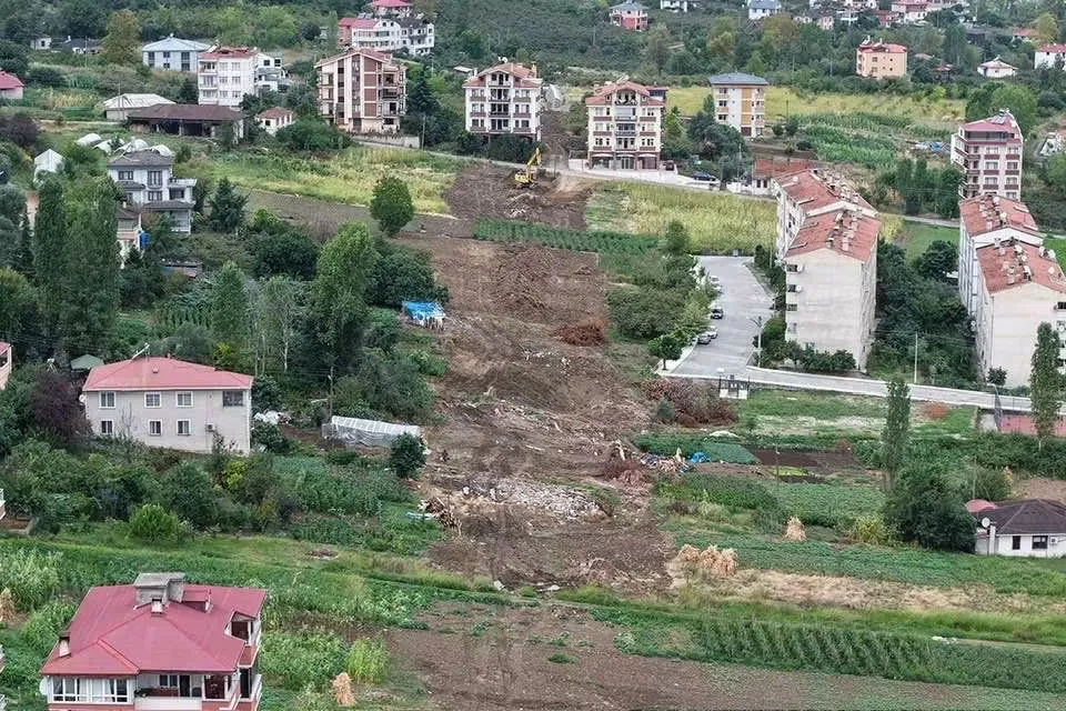 PULATHANE BULVARI’NDA KAVAKLI VE DARICA BAĞLANTILARI ŞEKİLLENİYOR - Fotoğraf Galerisi 1